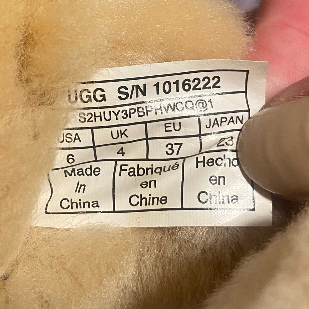 UGG Classic Mini II Boot - Picture 6 of 6